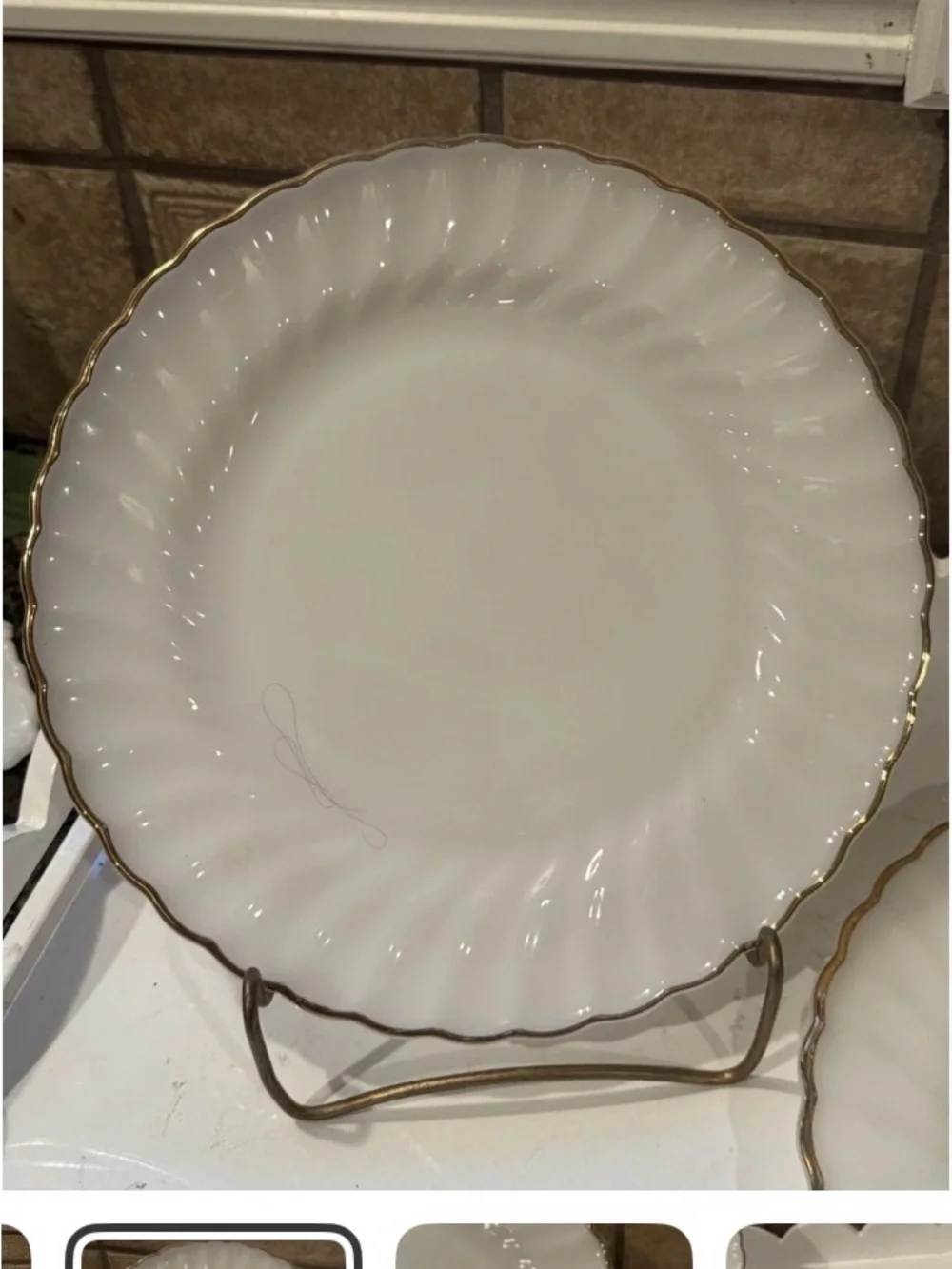 VINTAGE Anchor Hocking Fire King Shell Gold Trim 10